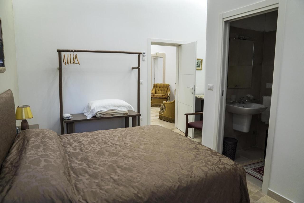 B&B Conte Cavour Barletta Exterior photo